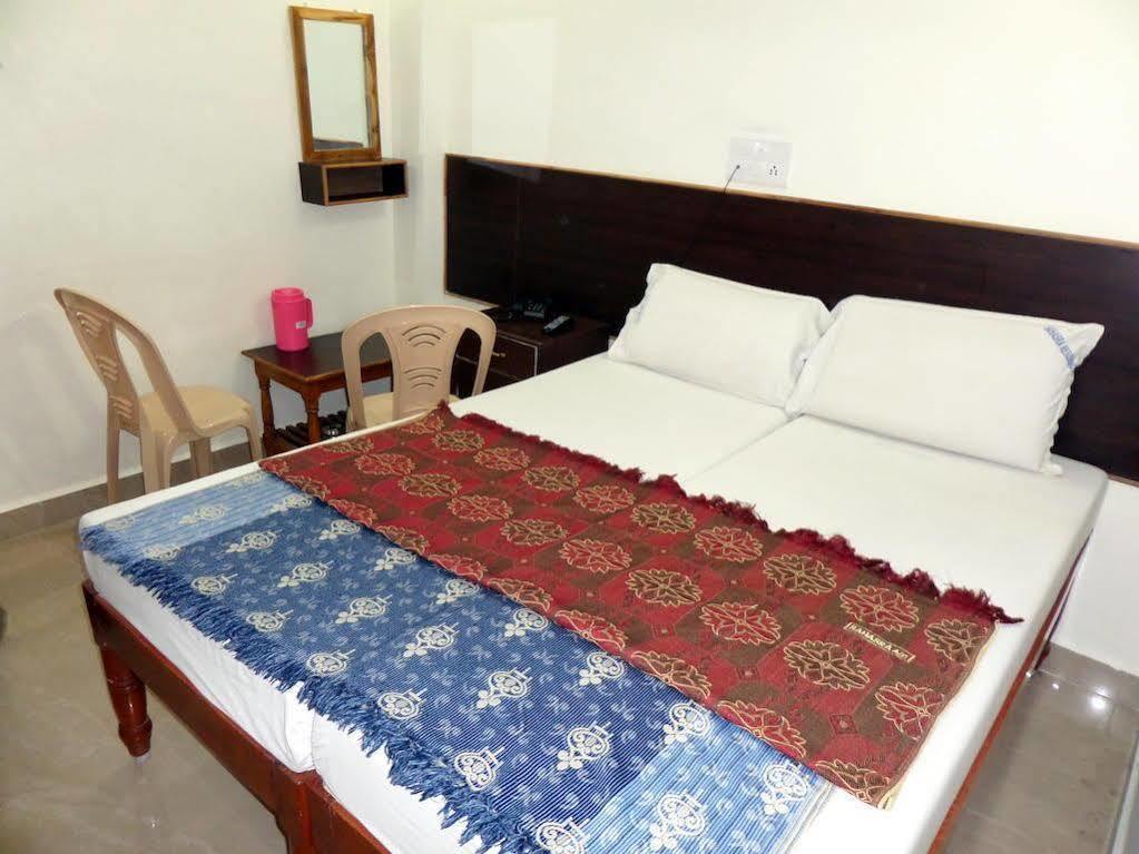 Hotel Sahasra Residency Tirupati Kültér fotó