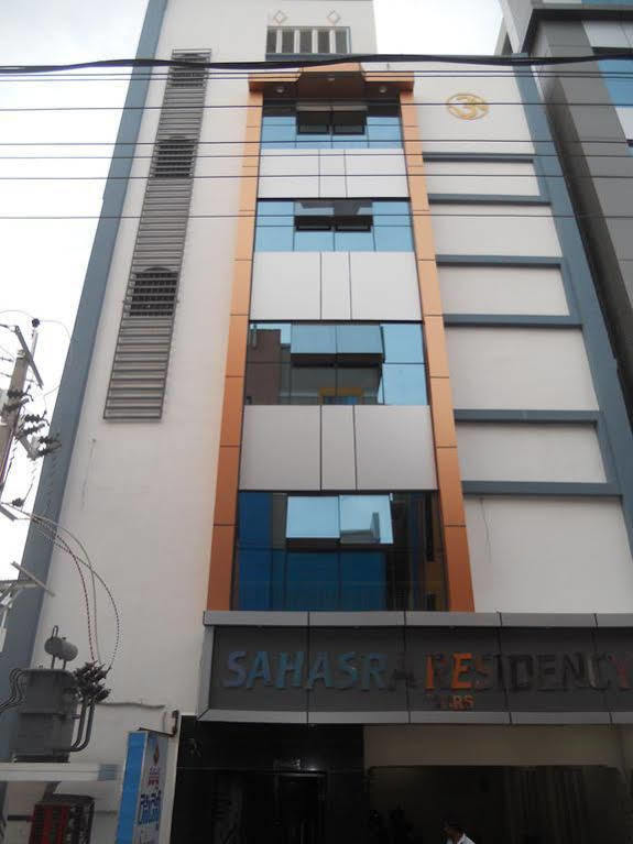 Hotel Sahasra Residency Tirupati Kültér fotó