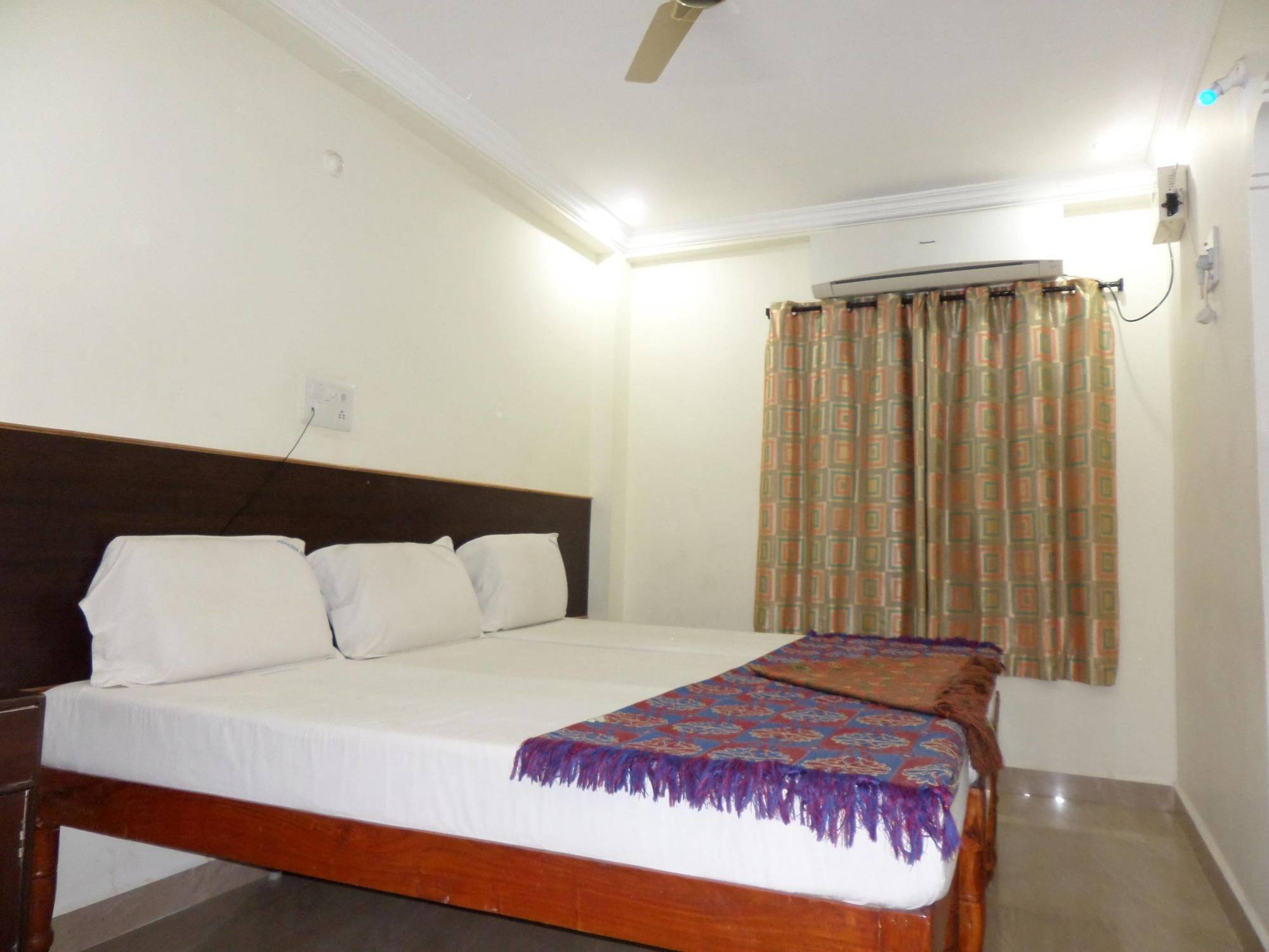 Hotel Sahasra Residency Tirupati Kültér fotó