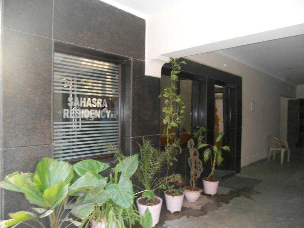 Hotel Sahasra Residency Tirupati Kültér fotó